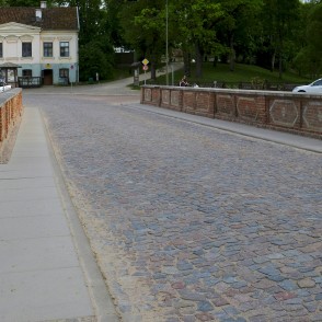 Mūra tilts pār Alekšupīti Kuldīgā Mūra tilts pār Alekšupīti Kuldīgā