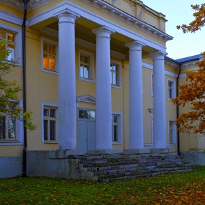 Marinzejas muiža no parka puses Marinzejas muiža no parka puses