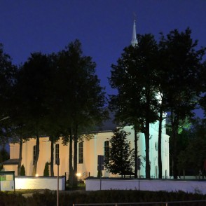 Viļānu Svētā Erceņģeļa Miķeļa Romas katoļu baznīca naktī Viļānu Svētā Erceņģeļa Miķeļa Romas katoļu baznīca naktī