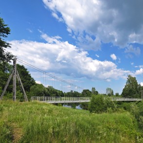 Vecsaikavas gājēju tilts pār Aivieksti Vecsaikavas gājēju tilts pār Aivieksti