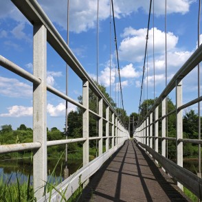 Vecsaikavas gājēju tilts pār Aivieksti Vecsaikavas gājēju tilts pār Aivieksti