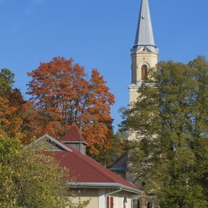 Zaļenieku luterāņu baznīca un kapliča Zaļenieku luterāņu baznīca un kapliča