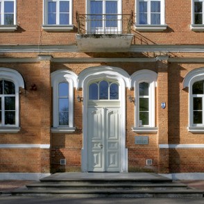 Mežmuižas pils ieejas portāls Mežmuižas pils ieejas portāls