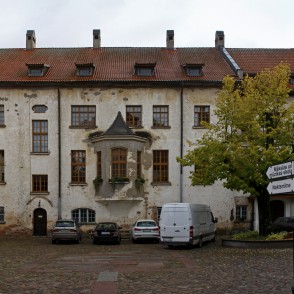 Dundagas pils iekšpagalms Dundagas pils iekšpagalms