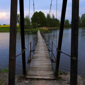 Gājēju tilts pār Padures ūdenskrātuvi Gājēju tilts pār Padures ūdenskrātuvi