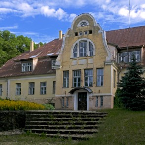 Vecbebru muižas kungu māja Vecbebru muižas kungu māja