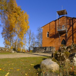 Vecpiebalgas luterāņu baznīcas priekšpuse Vecpiebalgas luterāņu baznīcas priekšpuse