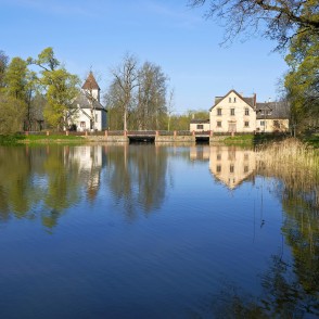 Cīravas baznīca un ūdensdzirnavas Cīravas baznīca un ūdensdzirnavas