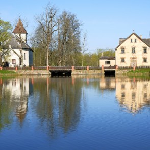 Cīravas baznīca un ūdensdzirnavas Cīravas baznīca un ūdensdzirnavas