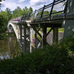 Arkveida gājēju tilts pār Ogres upi Arkveida gājēju tilts pār Ogres upi