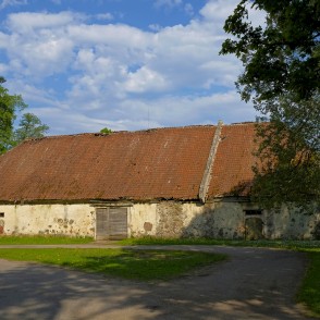 Popes muižas ansambļa klēts Popes muižas ansambļa klēts