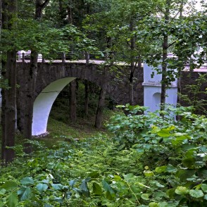 Laukakmeņu tilts Durbes pils parkā Laukakmeņu tilts Durbes pils parkā