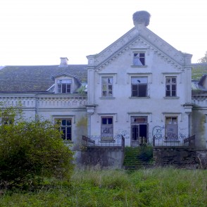 Pamestā Sasmakas muižas pils Pamestā Sasmakas muižas pils