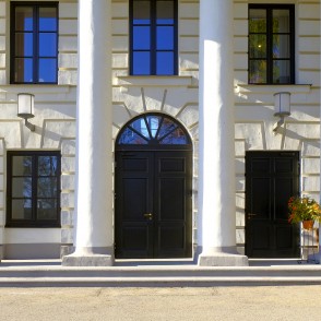 Vecpiebalgas muižas pils ieejas portāls Vecpiebalgas muižas pils ieejas portāls