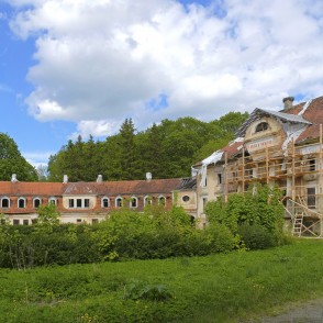 Kaucmindes muižas kungu māja (panorāma) Kaucmindes muižas kungu māja (panorāma)