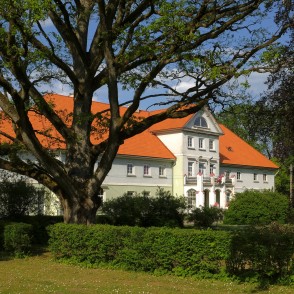 Popes muiža Popes muiža