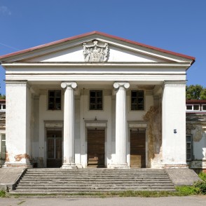 Zentenes muižas kungu mājas dārza fasāde Zentenes muižas kungu mājas dārza fasāde