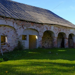 Lodes muižas vecā klēts Lodes muižas vecā klēts