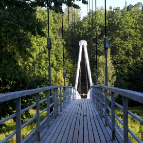 Gājēju tilts pār Gauju Siguldā Gājēju tilts pār Gauju Siguldā