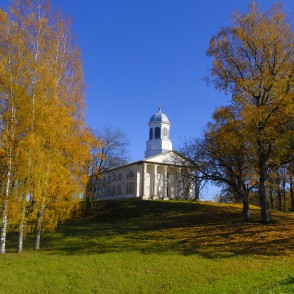 Rudens ainava ar Dzērbenes baznīcu Rudens ainava ar Dzērbenes baznīcu