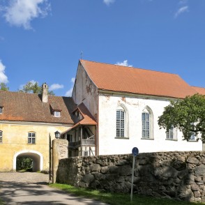 Lielstraupes pils un baznīca Lielstraupes pils un baznīca