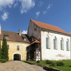 Lielstraupes pils un baznīca Lielstraupes pils un baznīca