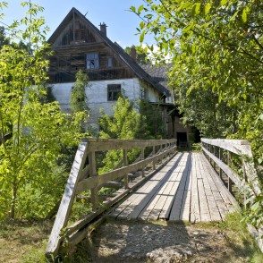 Mazstraupes dzirnavas un tilts Mazstraupes dzirnavas un tilts