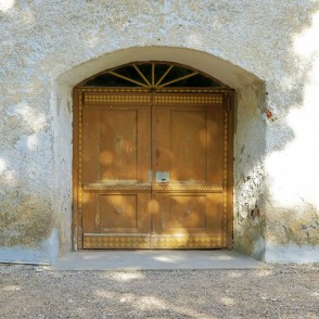 Īvandes baznīcas ieejas portāls Īvandes baznīcas ieejas portāls