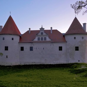 Bauskas pils naktī Bauskas pils naktī