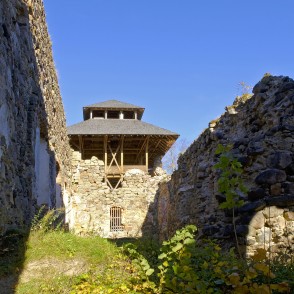 Raunas pilsdrupu iekšpuse Raunas pilsdrupu iekšpuse