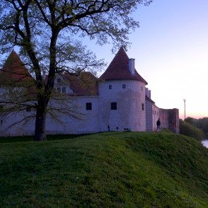 Bauskas pils naktī Bauskas pils naktī