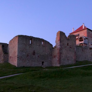 Bauskas pils naktī Bauskas pils naktī