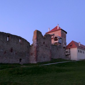 Bauskas pils naktī Bauskas pils naktī