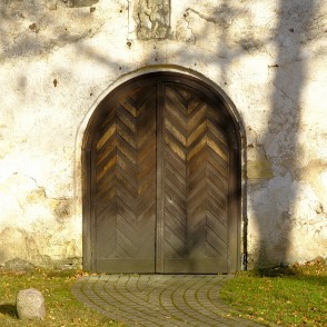 Raunas luterāņu baznīcas ieejas portāls Raunas luterāņu baznīcas ieejas portāls