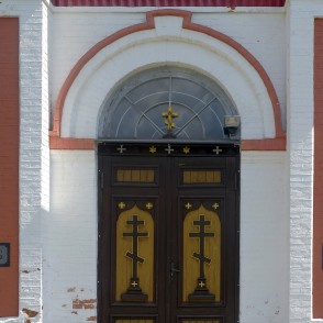 Jaunjelgavas pareizticīgo baznīcas ieejas portāls Jaunjelgavas pareizticīgo baznīcas ieejas portāls