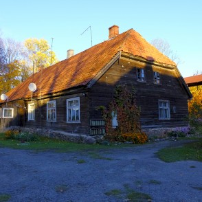 Guļbūve Smiltenes pilsdrupu teritorijā Guļbūve Smiltenes pilsdrupu teritorijā