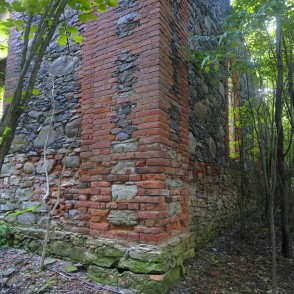 Zalves luterāņu baznīcas drupas Zalves luterāņu baznīcas drupas