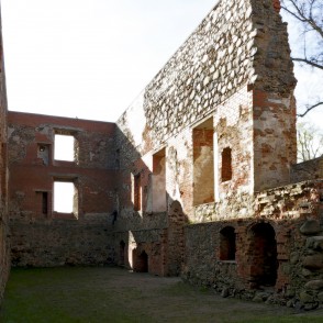 Grobiņas viduslaiku pils Grobiņas viduslaiku pils