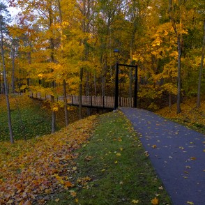 Gājēju tiltiņš Smiltenes parkā Gājēju tiltiņš Smiltenes parkā