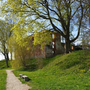 Skats uz Grobiņas viduslaiku pili Skats uz Grobiņas viduslaiku pili