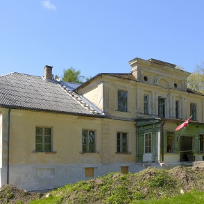 Vecmēmeles muižas kungu māja Vecmēmeles muižas kungu māja