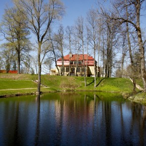 Dikļu pils ar dīķi Dikļu pils ar dīķi