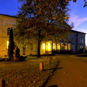 Gaujienas muižas pils naktī Gaujienas muižas pils naktī