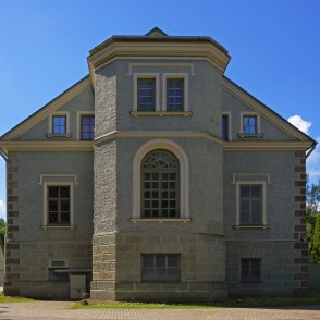 Talsu novada muzejs (baronu fon Firksu pilsētas māja Villa Hochheim) Talsu novada muzejs (baronu fon Firksu pilsētas māja Villa Hochheim)