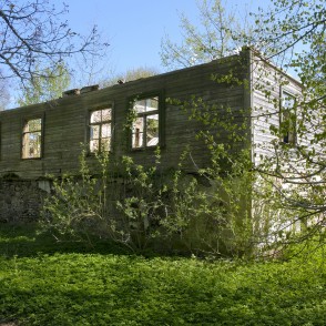 Gricgales muižas kungu mājas drupas Gricgales muižas kungu mājas drupas