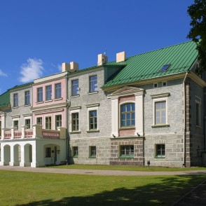 Talsu novada muzejs (baronu fon Firksu pilsētas māja Villa Hochheim) Talsu novada muzejs (baronu fon Firksu pilsētas māja Villa Hochheim)