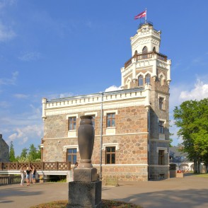 Siguldas Jaunā pils Siguldas Jaunā pils