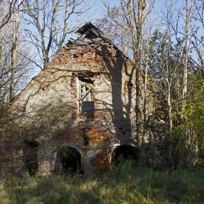 Mātru muižas spirtnīcas drupas Mātru muižas spirtnīcas drupas