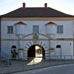 Priekules muižas saimniecības vārti Priekules muižas saimniecības vārti