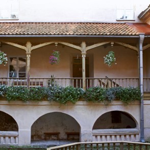 Ēdoles pils iekšpagalms Ēdoles pils iekšpagalms